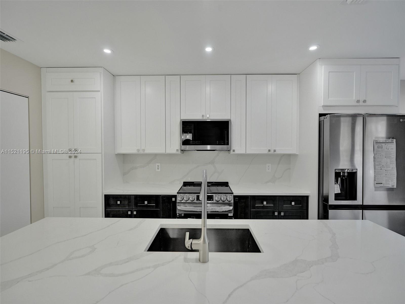 180 17th Ct, Fort Lauderdale, FL, 33305 United States, 3 Bedrooms Bedrooms, ,2 BathroomsBathrooms,Residential,For Sale,17th Ct,A11521195