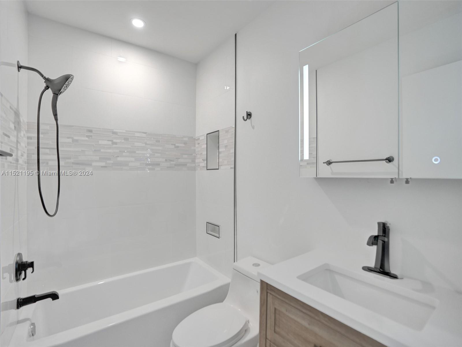 180 17th Ct, Fort Lauderdale, FL, 33305 United States, 3 Bedrooms Bedrooms, ,2 BathroomsBathrooms,Residential,For Sale,17th Ct,A11521195