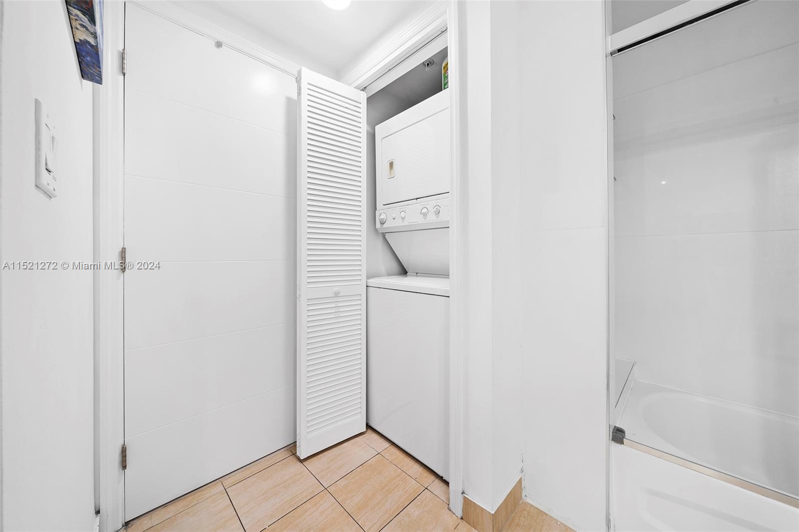 1750 N Bayshore Dr 1810, Miami, Florida 33132, 1 Bedroom Bedrooms, ,1 BathroomBathrooms,Residential,For Sale,1750 N Bayshore Dr 1810,A11521272