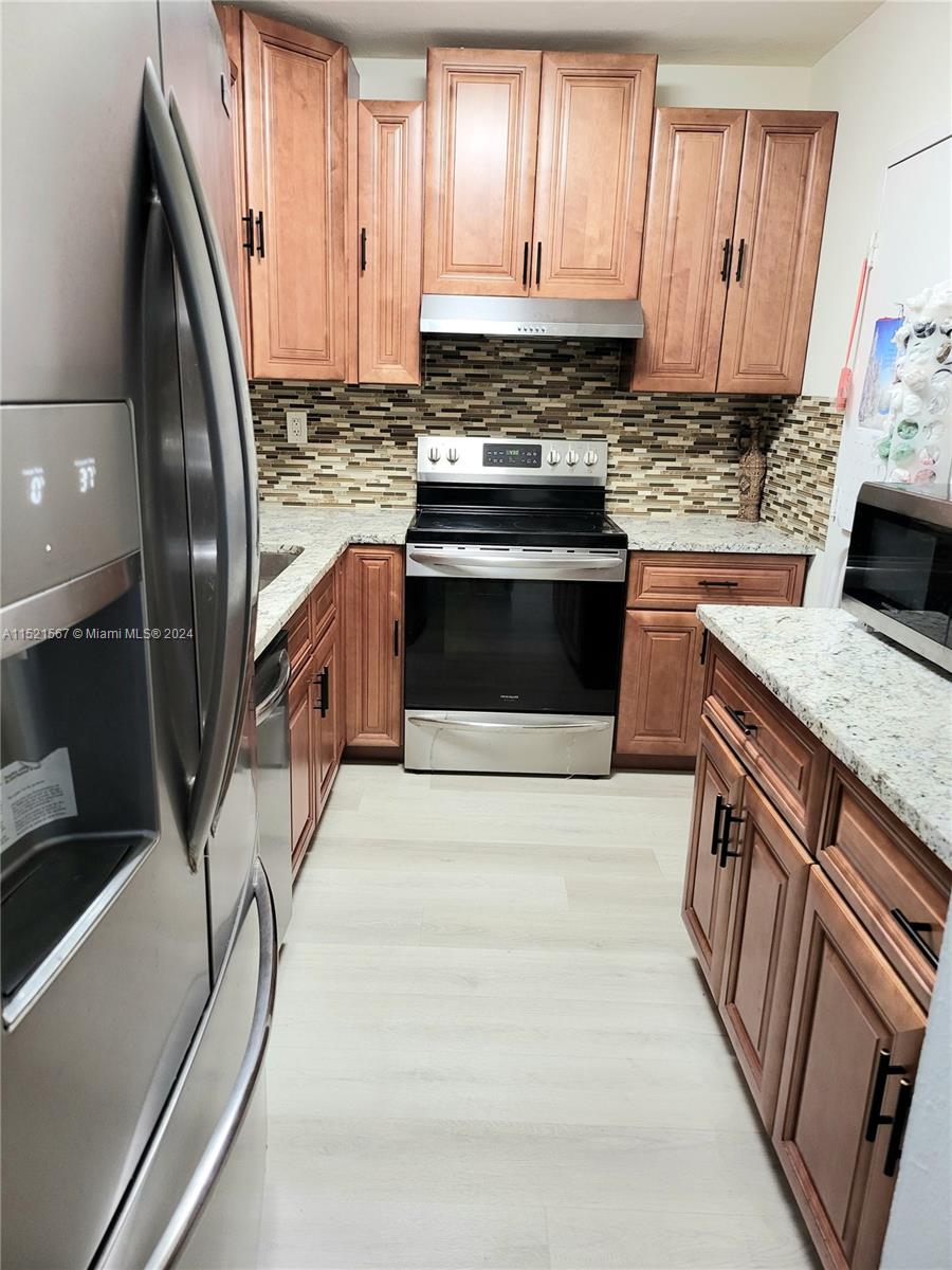 6705 NW 169th St C203, Hialeah, Florida 33015, 2 Bedrooms Bedrooms, ,2 BathroomsBathrooms,Residential,For Sale,6705 NW 169th St C203,A11521567