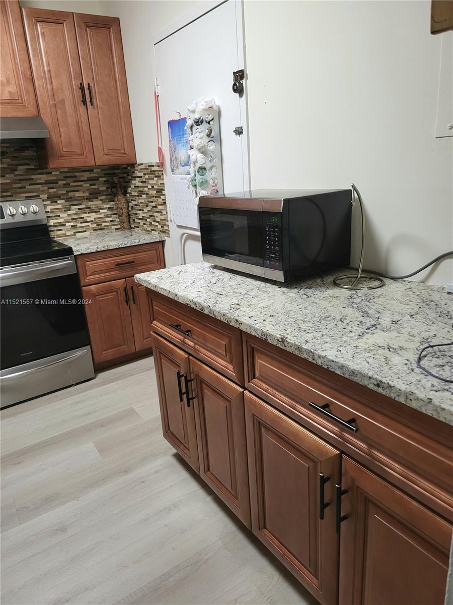 6705 NW 169th St C203, Hialeah, Florida 33015, 2 Bedrooms Bedrooms, ,2 BathroomsBathrooms,Residential,For Sale,6705 NW 169th St C203,A11521567