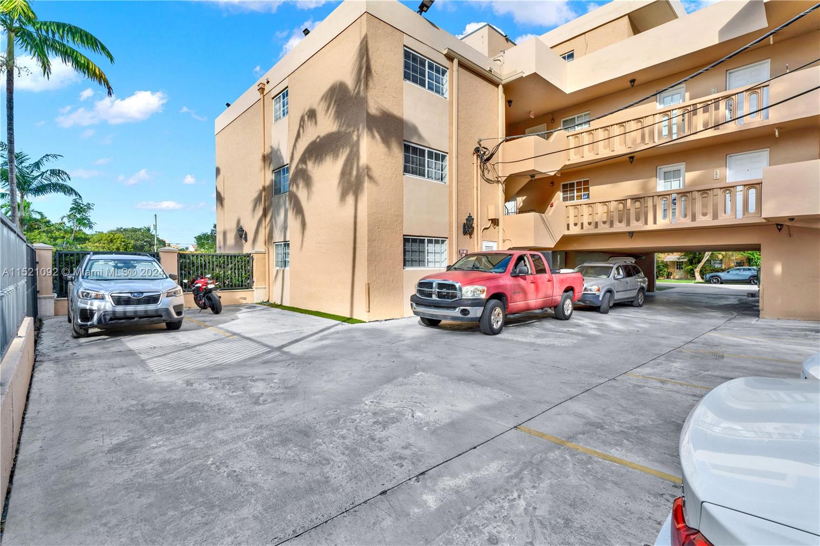 300 Madeira Ave, Coral Gables, FL, 33134 United States, 2 Bedrooms Bedrooms, ,1 BathroomBathrooms,Residential,For Sale,Madeira Ave,A11521092