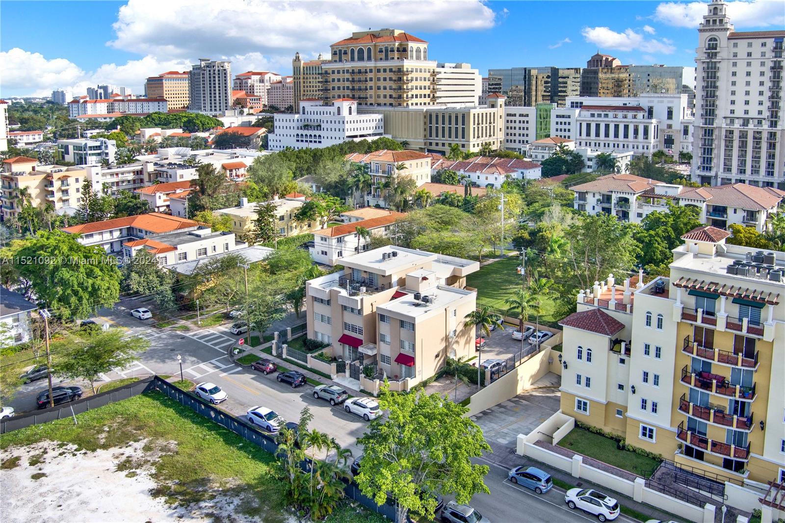 300 Madeira Ave, Coral Gables, FL, 33134 United States, 2 Bedrooms Bedrooms, ,1 BathroomBathrooms,Residential,For Sale,Madeira Ave,A11521092