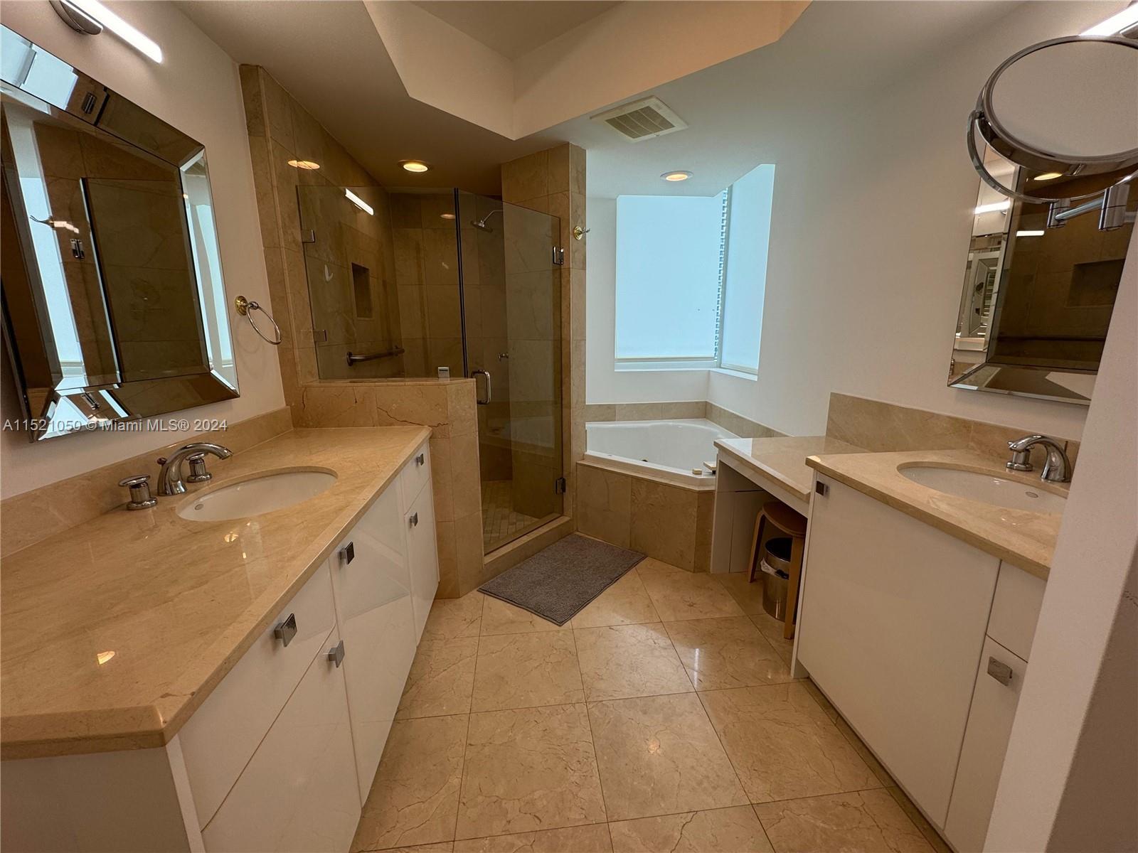 19400 Turnberry Way, Aventura, FL, 33180 United States, 3 Bedrooms Bedrooms, ,3 BathroomsBathrooms,Residential,For Sale,Turnberry Way,A11521050