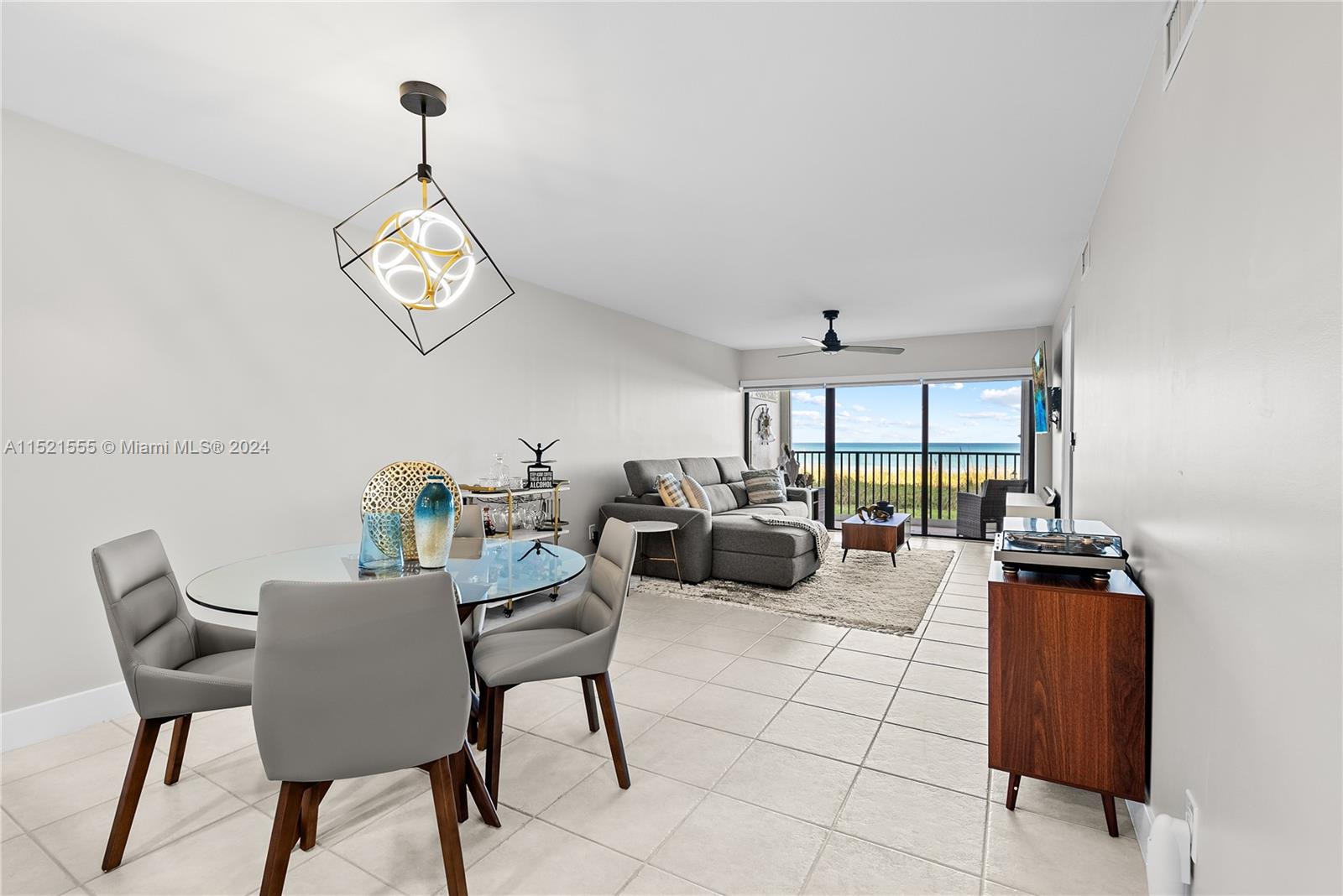 10152 DINING ROOM & LIVING ROOM OCEAN VIEW #2