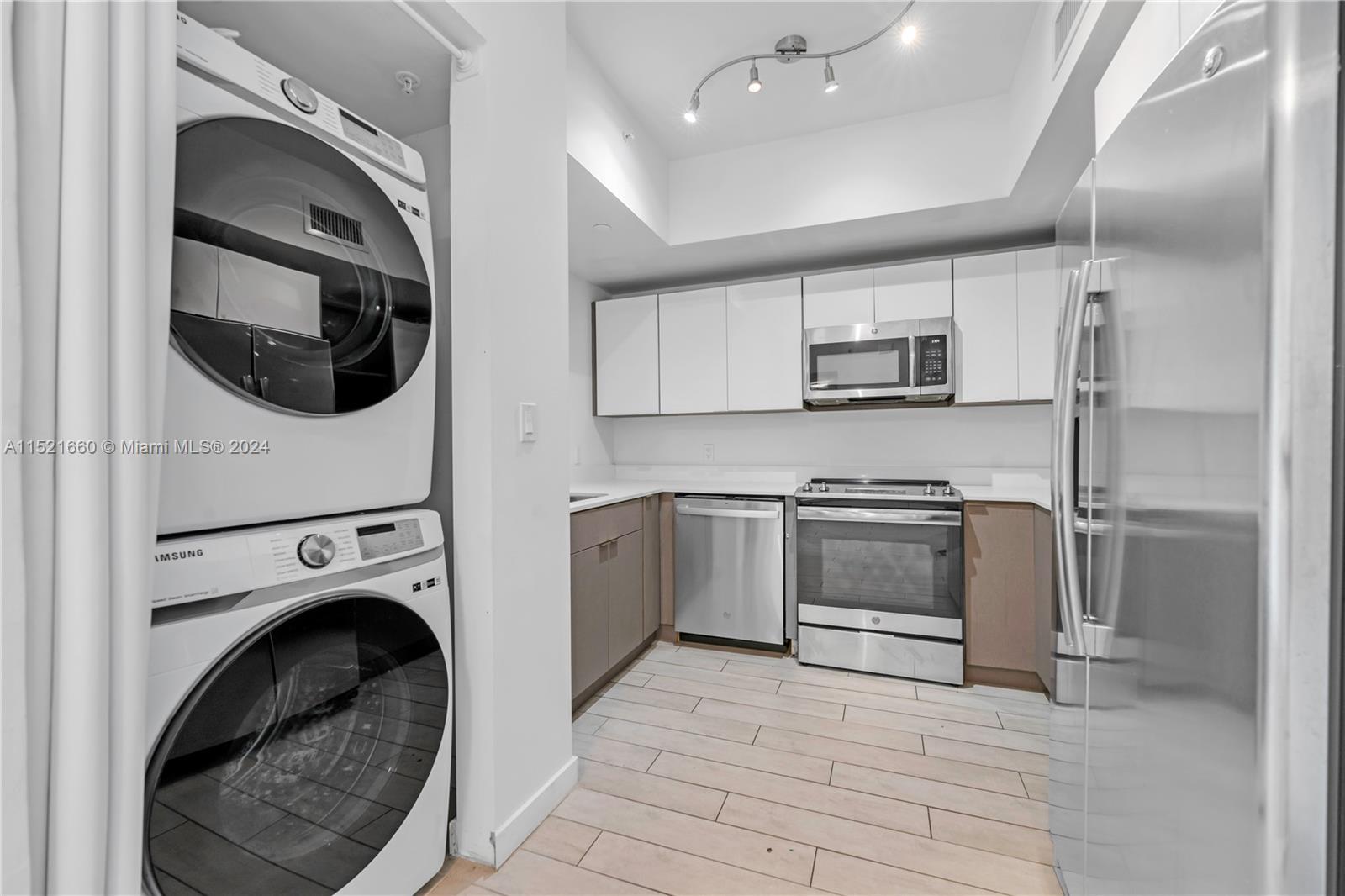 321 NE 26th St 907, Miami, Florida 33137, 2 Bedrooms Bedrooms, ,2 BathroomsBathrooms,Residentiallease,For Rent,321 NE 26th St 907,A11521660