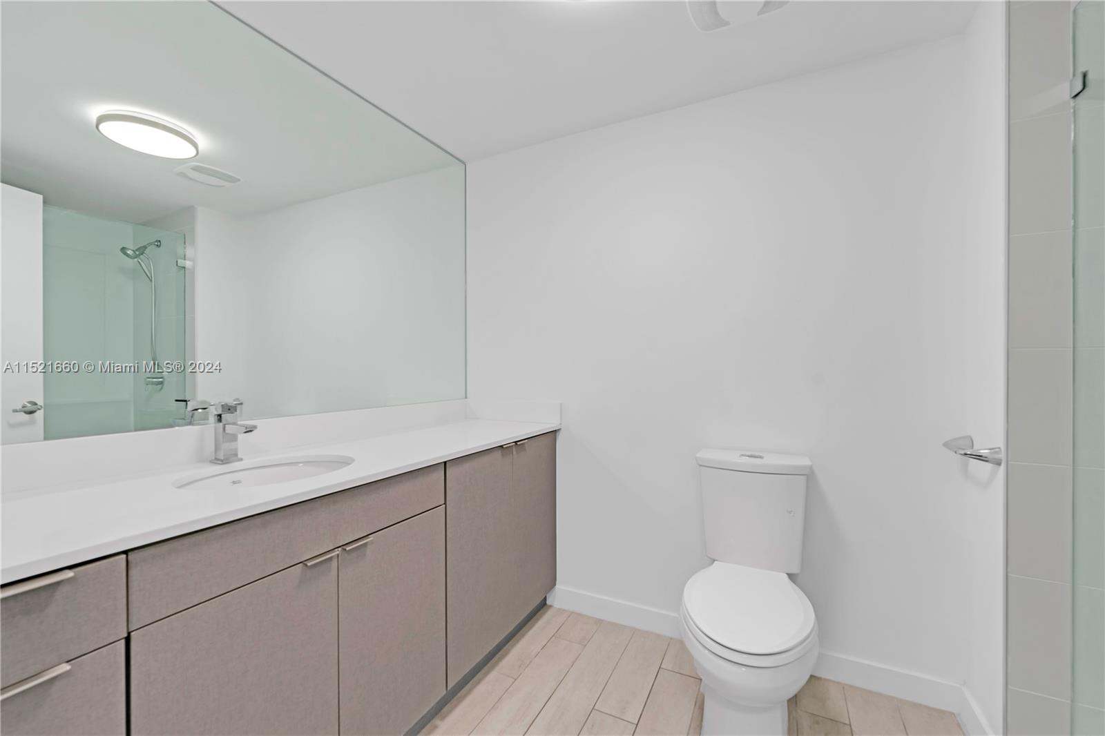 321 NE 26th St 907, Miami, Florida 33137, 2 Bedrooms Bedrooms, ,2 BathroomsBathrooms,Residentiallease,For Rent,321 NE 26th St 907,A11521660