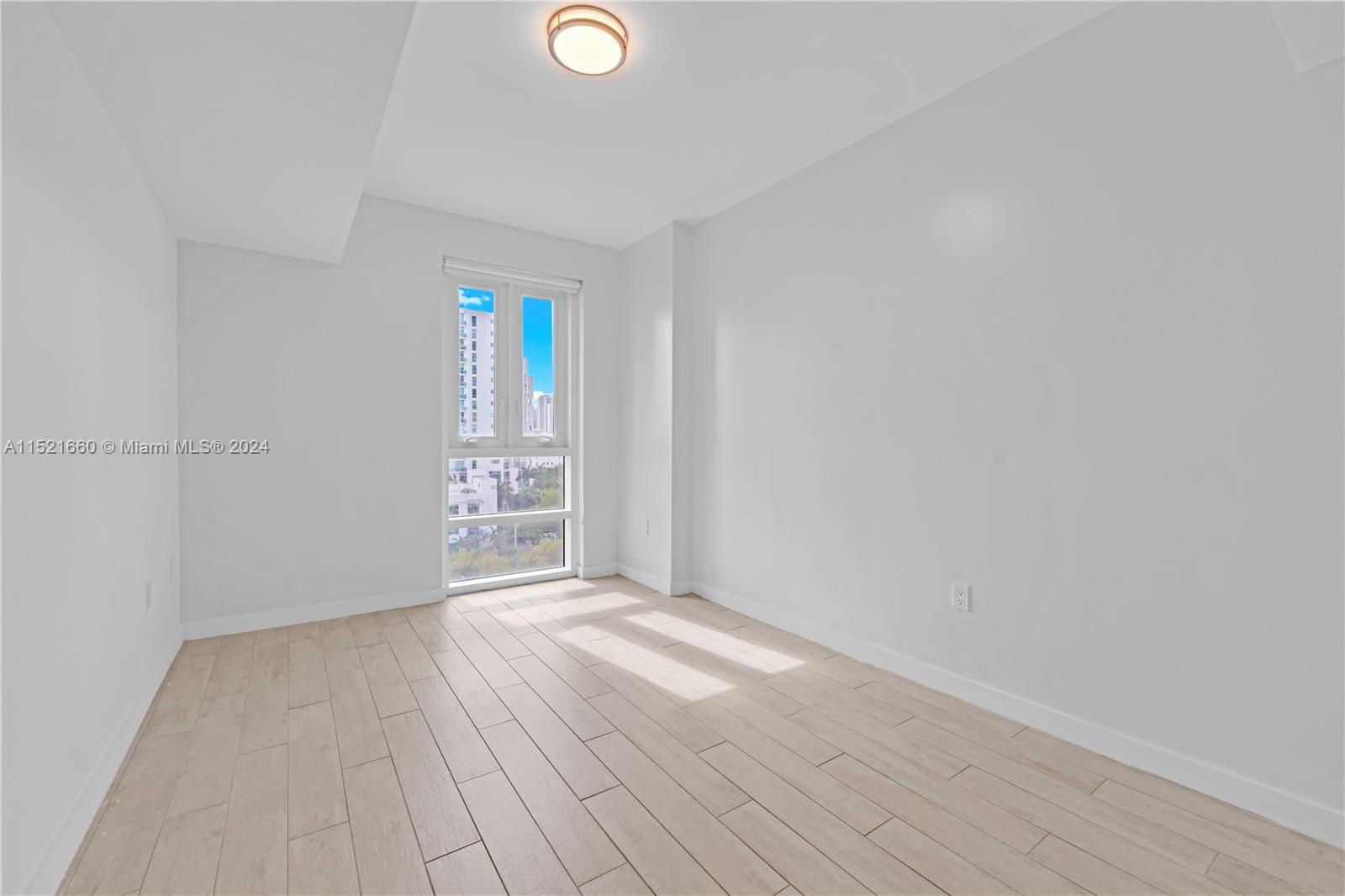 321 NE 26th St 907, Miami, Florida 33137, 2 Bedrooms Bedrooms, ,2 BathroomsBathrooms,Residentiallease,For Rent,321 NE 26th St 907,A11521660