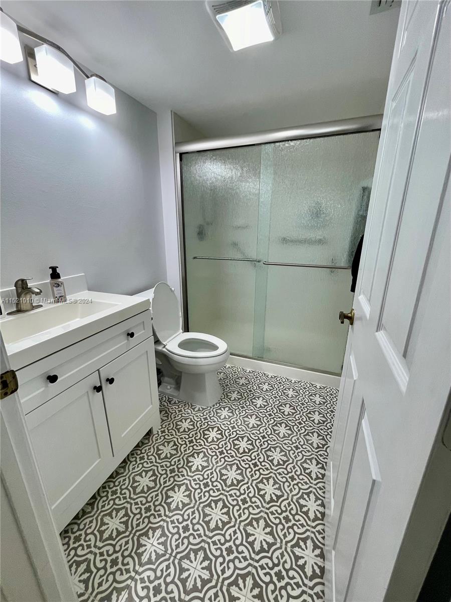 Master bathroom redone w stand up​​‌​​​​‌​​‌‌​‌‌​​​‌‌​‌​‌​‌​​​‌​​ shower