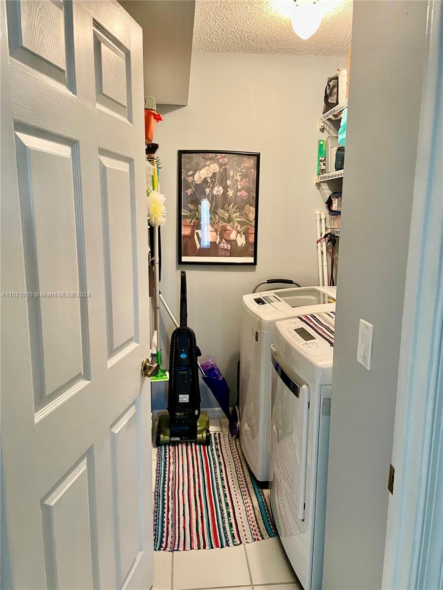 Walk in Laundry room