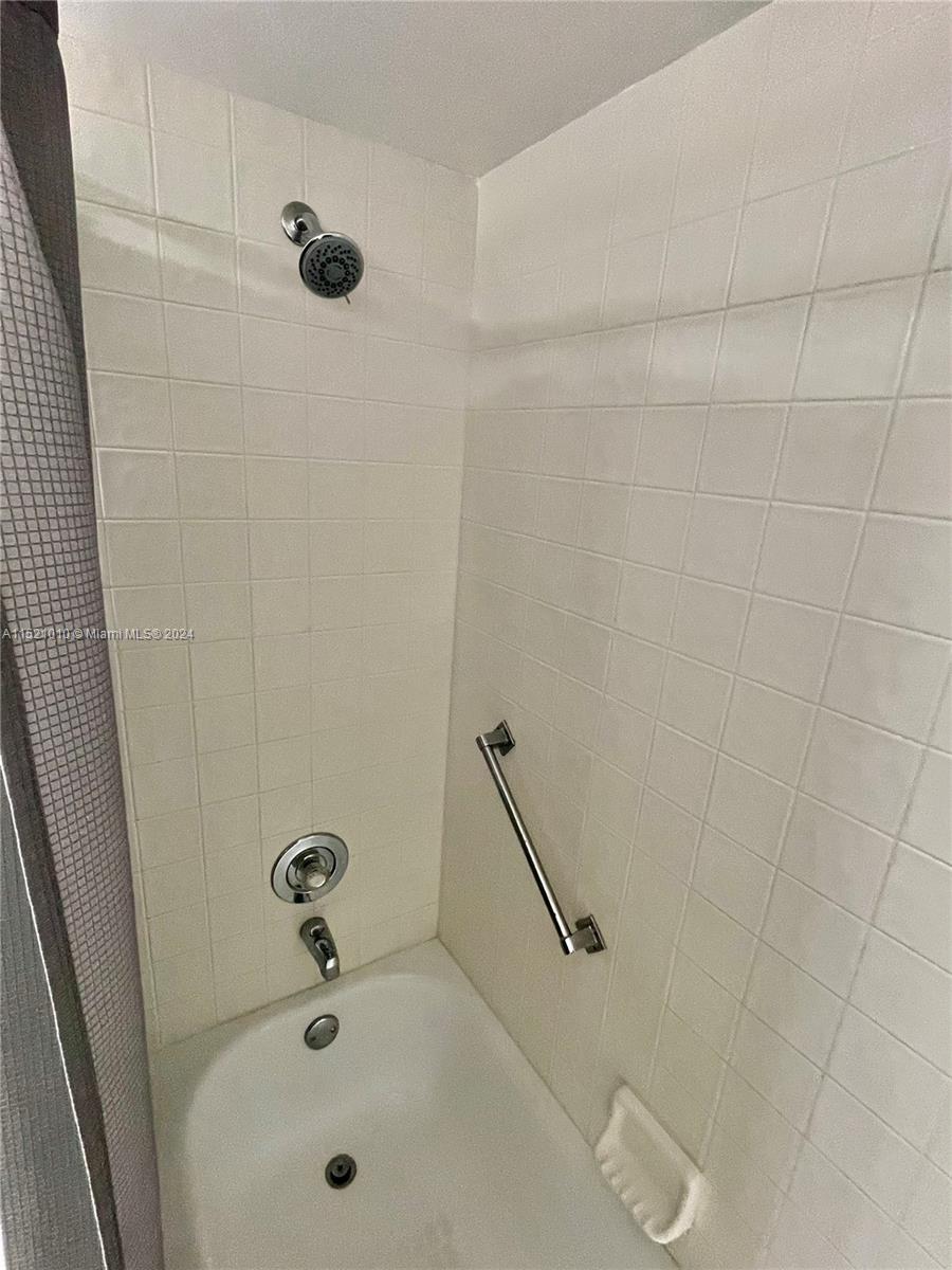 Tub in second bathroom