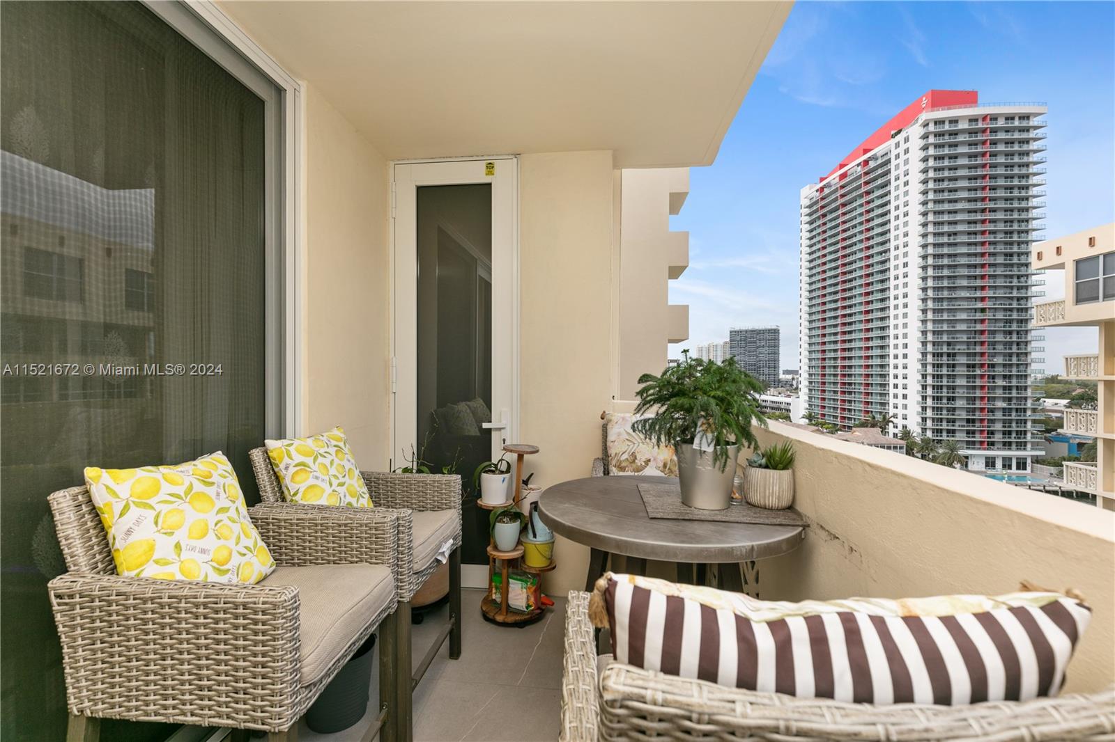 1833 Ocean Dr, Hallandale Beach, FL, 33009 United States, 2 Bedrooms Bedrooms, ,2 BathroomsBathrooms,Residential,For Sale,Ocean Dr,A11521672