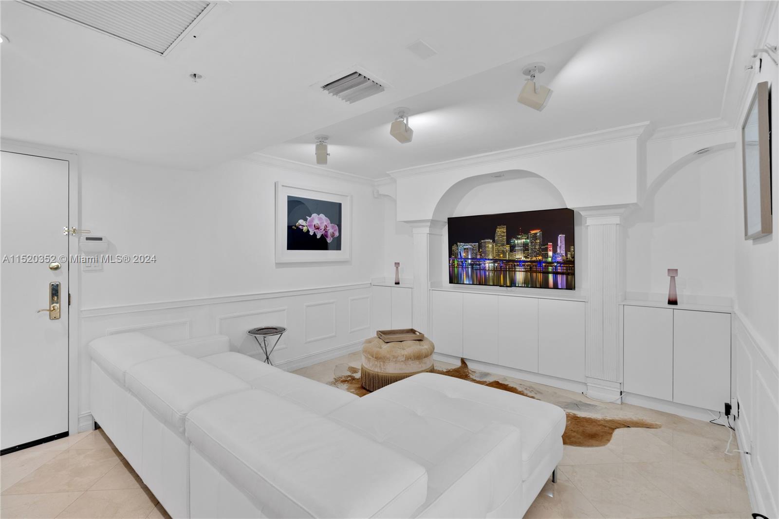 5225 Collins Ave 1018-1118, Miami Beach, Florida 33140, 4 Bedrooms Bedrooms, ,5 BathroomsBathrooms,Residential,For Sale,5225 Collins Ave 1018-1118,A11520352