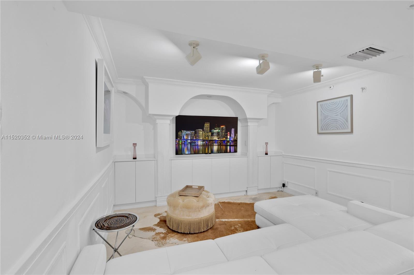 5225 Collins Ave 1018-1118, Miami Beach, Florida 33140, 4 Bedrooms Bedrooms, ,5 BathroomsBathrooms,Residential,For Sale,5225 Collins Ave 1018-1118,A11520352