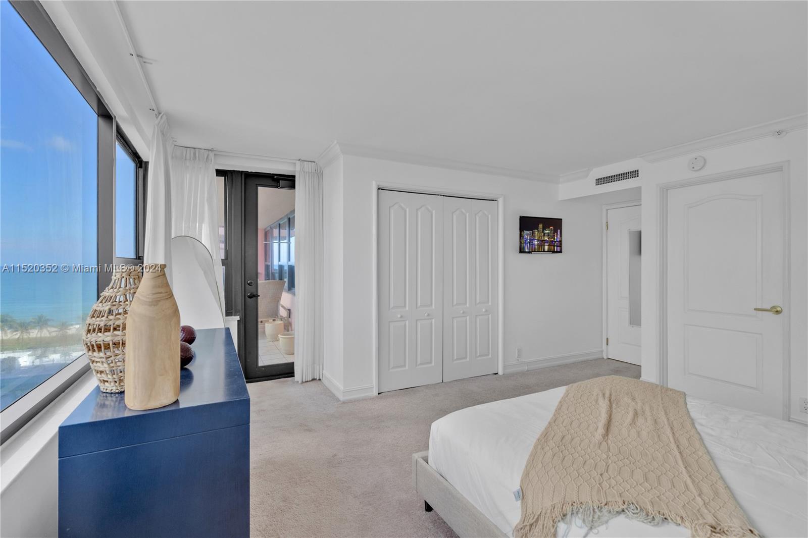 5225 Collins Ave 1018-1118, Miami Beach, Florida 33140, 4 Bedrooms Bedrooms, ,5 BathroomsBathrooms,Residential,For Sale,5225 Collins Ave 1018-1118,A11520352