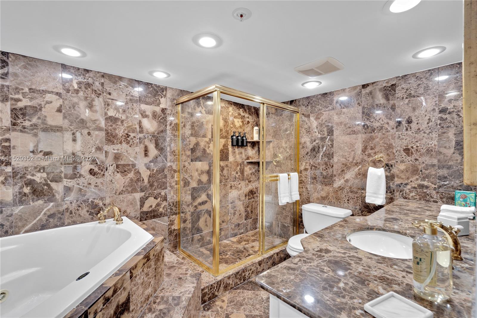 5225 Collins Ave 1018-1118, Miami Beach, Florida 33140, 4 Bedrooms Bedrooms, ,5 BathroomsBathrooms,Residential,For Sale,5225 Collins Ave 1018-1118,A11520352