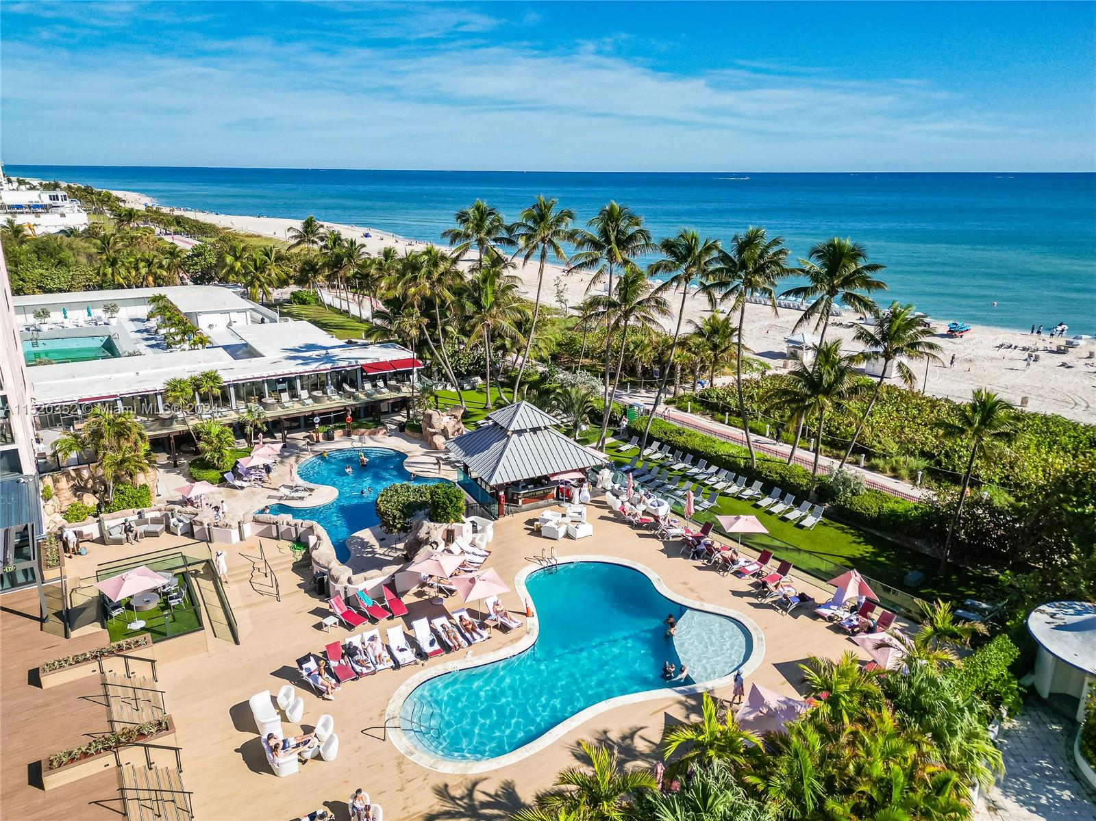 5225 Collins Ave 1018-1118, Miami Beach, Florida 33140, 4 Bedrooms Bedrooms, ,5 BathroomsBathrooms,Residential,For Sale,5225 Collins Ave 1018-1118,A11520352