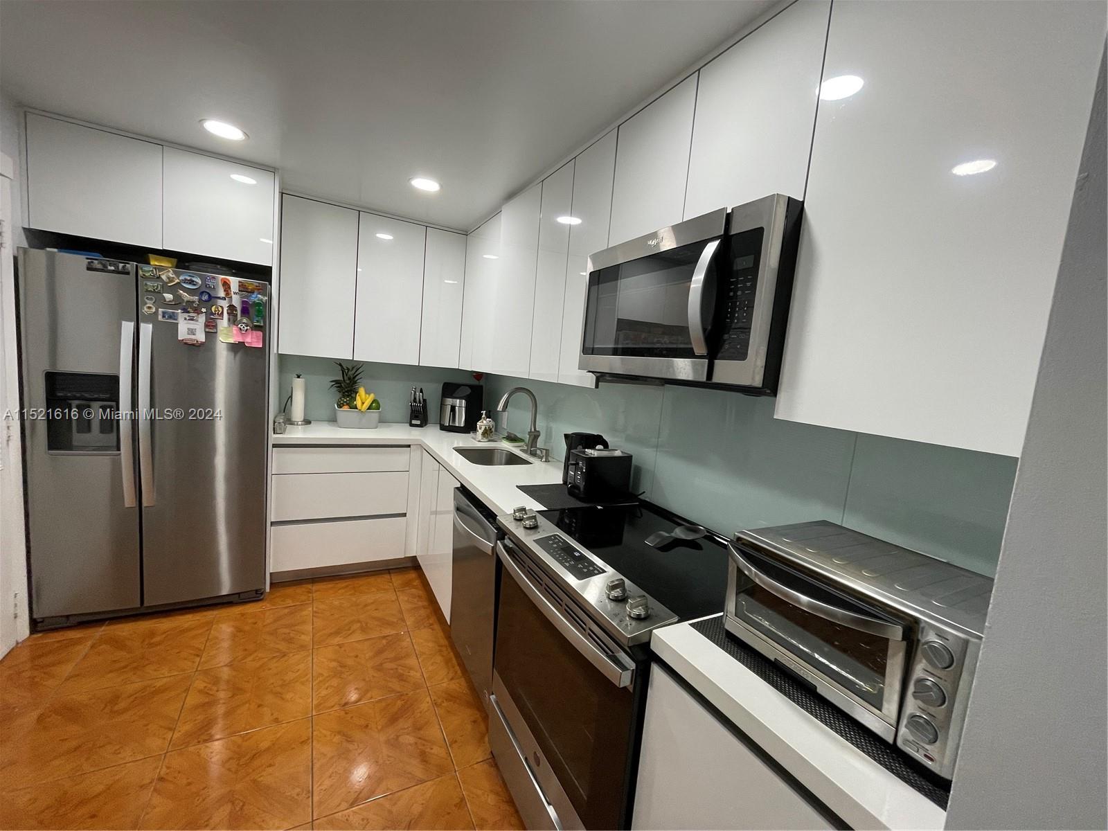 20400 W Country Club Dr 402, Aventura, Florida 33180, 2 Bedrooms Bedrooms, ,2 BathroomsBathrooms,Residential,For Sale,20400 W Country Club Dr 402,A11521616