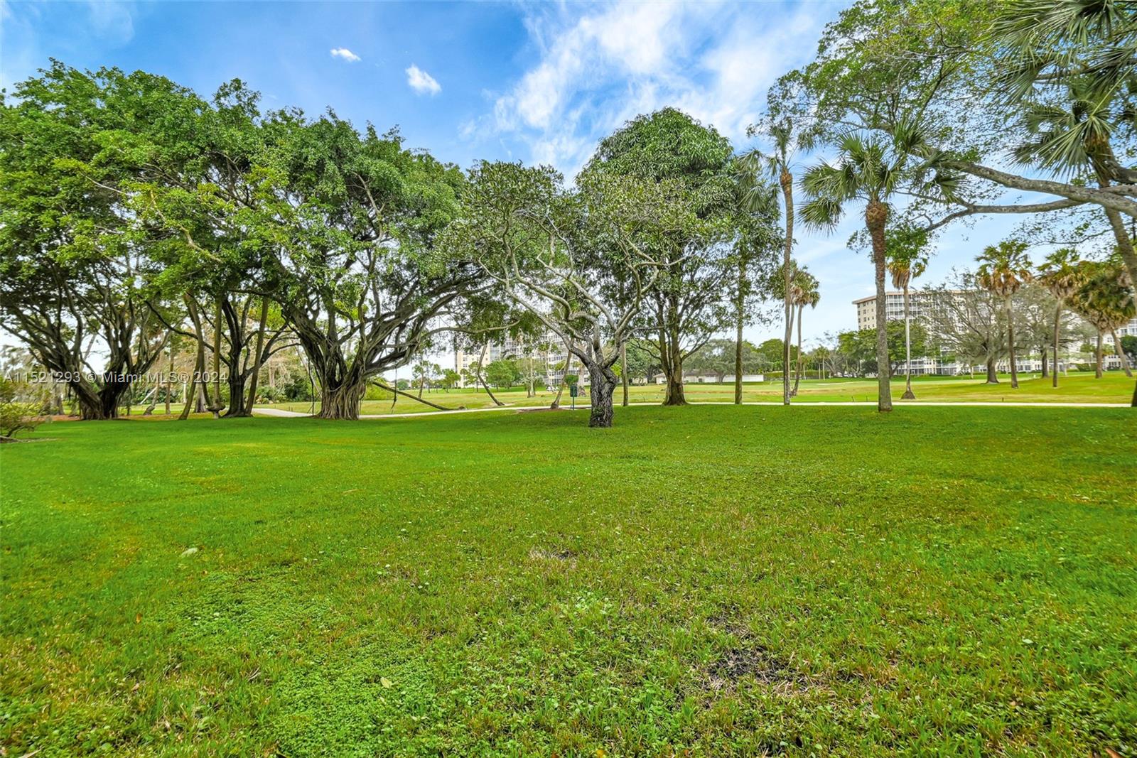 3900 Oaks Clubhouse Dr, Pompano Beach, FL, 33069 United States, 3 Bedrooms Bedrooms, ,2 BathroomsBathrooms,Residential,For Sale,Oaks Clubhouse Dr,A11521293