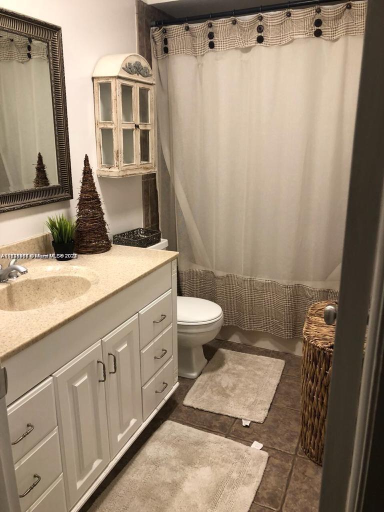 102 Wimbledon Lake Dr, Plantation, FL, 33324 United States, 2 Bedrooms Bedrooms, ,1 BathroomBathrooms,Residential,For Sale,Wimbledon Lake Dr,A11521468