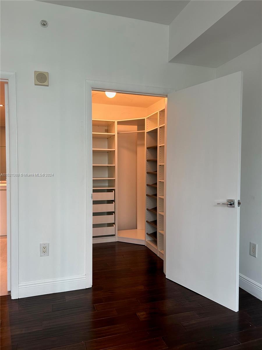 3340 NE 190th St 205, Aventura, Florida 33180, 3 Bedrooms Bedrooms, ,3 BathroomsBathrooms,Residentiallease,For Rent,3340 NE 190th St 205,A11521388