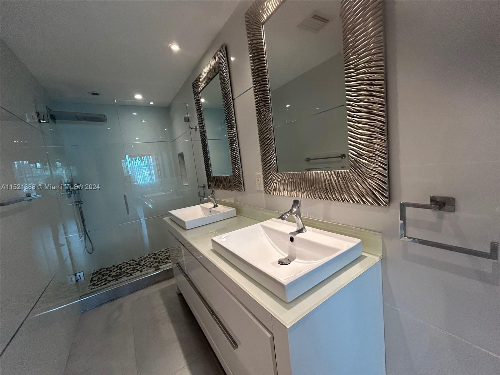 3340 NE 190th St 205, Aventura, Florida 33180, 3 Bedrooms Bedrooms, ,3 BathroomsBathrooms,Residentiallease,For Rent,3340 NE 190th St 205,A11521388