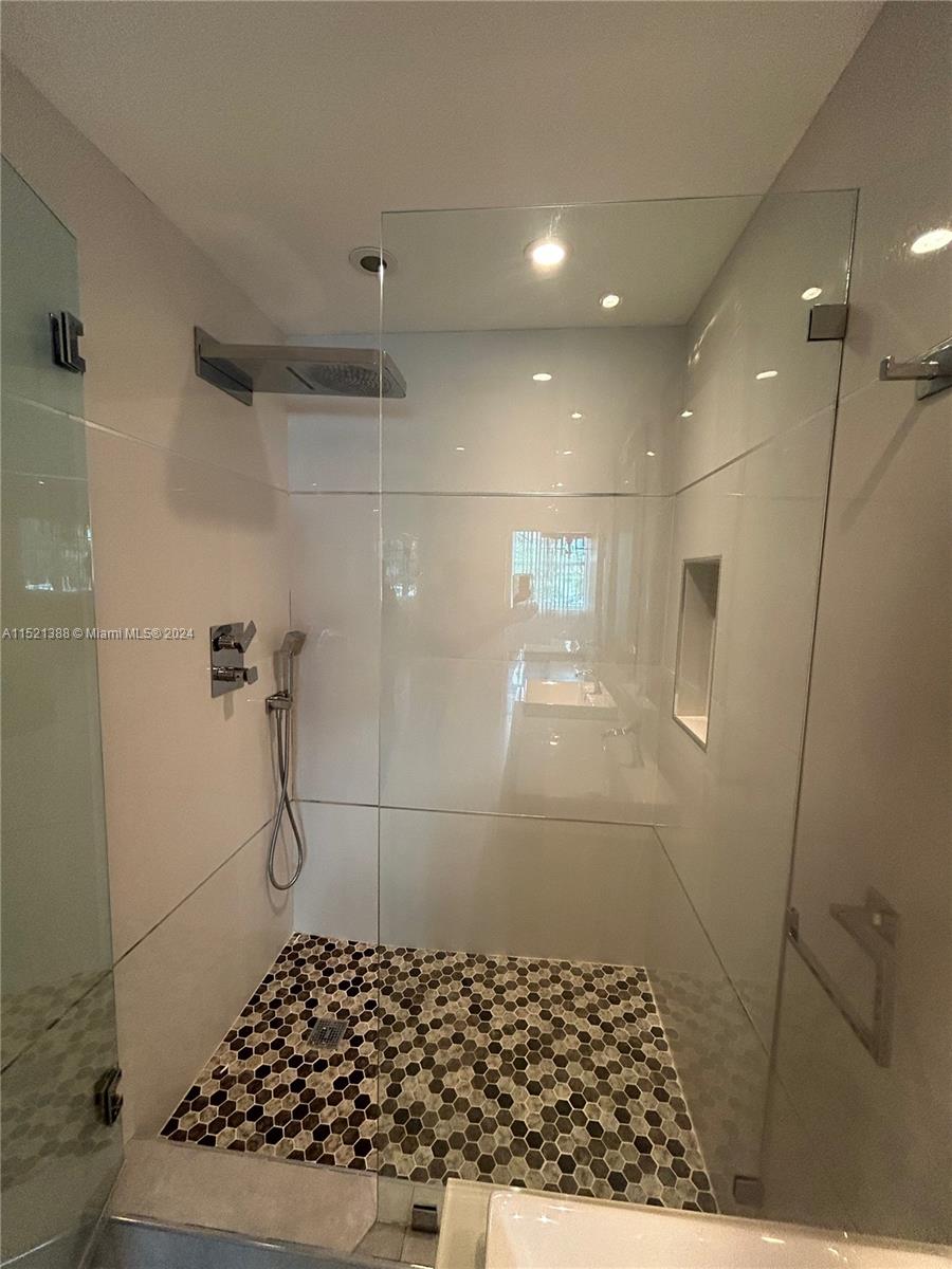 3340 NE 190th St 205, Aventura, Florida 33180, 3 Bedrooms Bedrooms, ,3 BathroomsBathrooms,Residentiallease,For Rent,3340 NE 190th St 205,A11521388