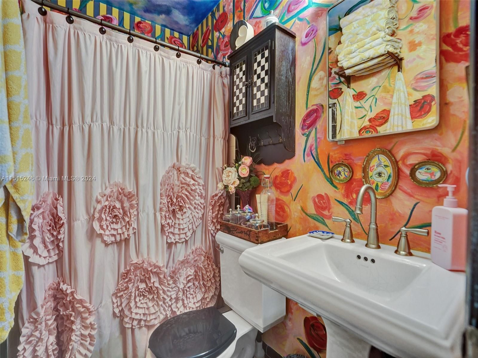 3422 Cleveland St, Hollywood, Florida 33021, 5 Bedrooms Bedrooms, ,2 BathroomsBathrooms,Residential,For Sale,3422 Cleveland St,A11515246