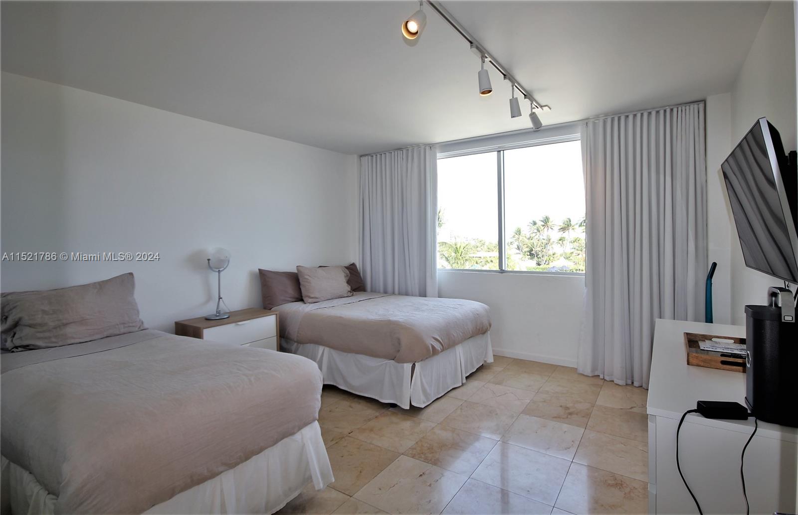 5151 COLLINS AV 532, Miami Beach, Florida 33140, 2 Bedrooms Bedrooms, ,2 BathroomsBathrooms,Residentiallease,For Rent,5151 COLLINS AV 532,A11521786