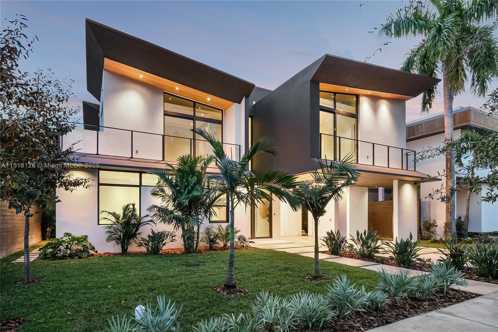 2360 Tequesta Ln, Coconut Grove, Florida 33133, 4 Bedrooms Bedrooms, ,4 BathroomsBathrooms,Residential,For Sale,2360 Tequesta Ln,A11518128