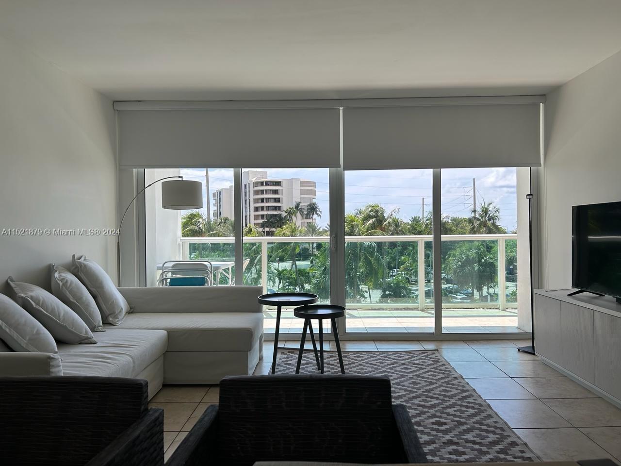 100 Bayview Dr, Sunny Isles Beach, FL, 33160 United States, 1 Bedroom Bedrooms, ,1 BathroomBathrooms,Residential,For Sale,Bayview Dr,A11521879