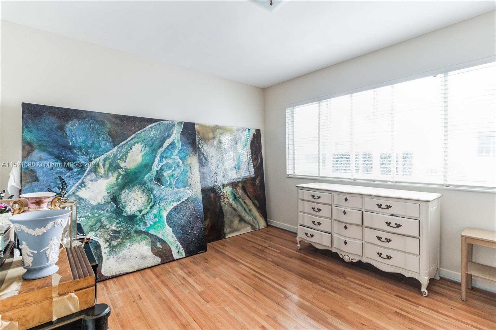 5361 N Bay Rd, Miami Beach, Florida 33140, 3 Bedrooms Bedrooms, ,2 BathroomsBathrooms,Residential,For Sale,5361 N Bay Rd,A11521698