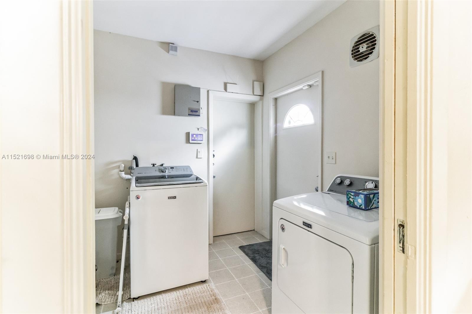 5361 N Bay Rd, Miami Beach, Florida 33140, 3 Bedrooms Bedrooms, ,2 BathroomsBathrooms,Residential,For Sale,5361 N Bay Rd,A11521698