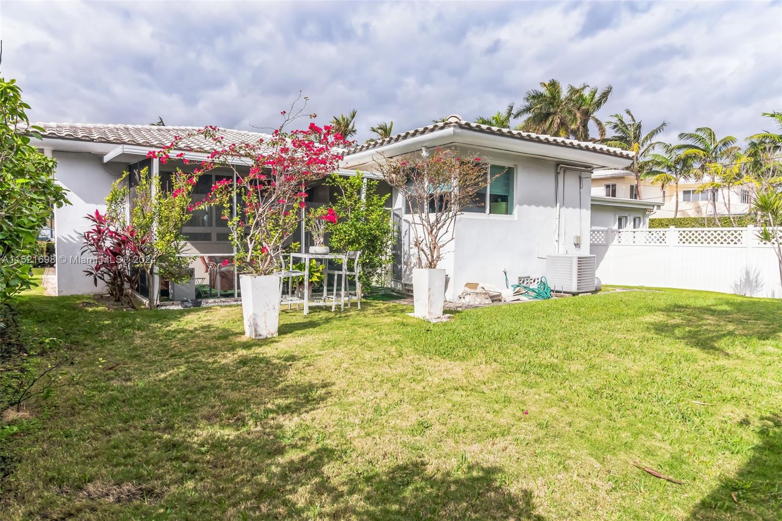 5361 N Bay Rd, Miami Beach, Florida 33140, 3 Bedrooms Bedrooms, ,2 BathroomsBathrooms,Residential,For Sale,5361 N Bay Rd,A11521698
