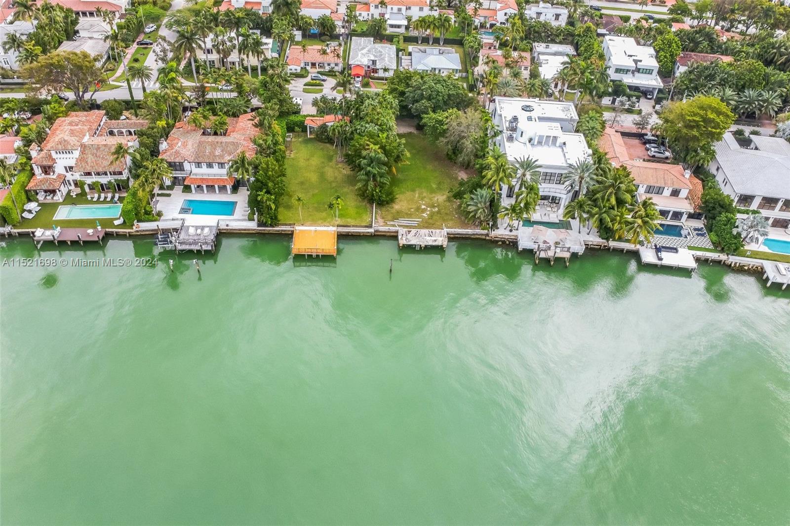 5361 N Bay Rd, Miami Beach, Florida 33140, 3 Bedrooms Bedrooms, ,2 BathroomsBathrooms,Residential,For Sale,5361 N Bay Rd,A11521698