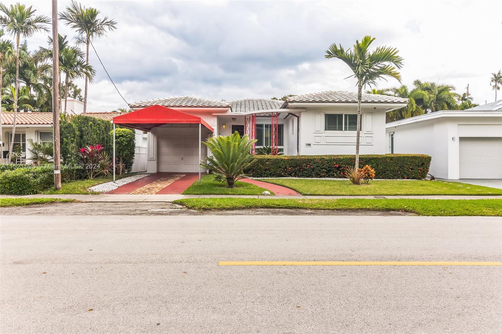 5361 N Bay Rd, Miami Beach, Florida 33140, 3 Bedrooms Bedrooms, ,2 BathroomsBathrooms,Residential,For Sale,5361 N Bay Rd,A11521698