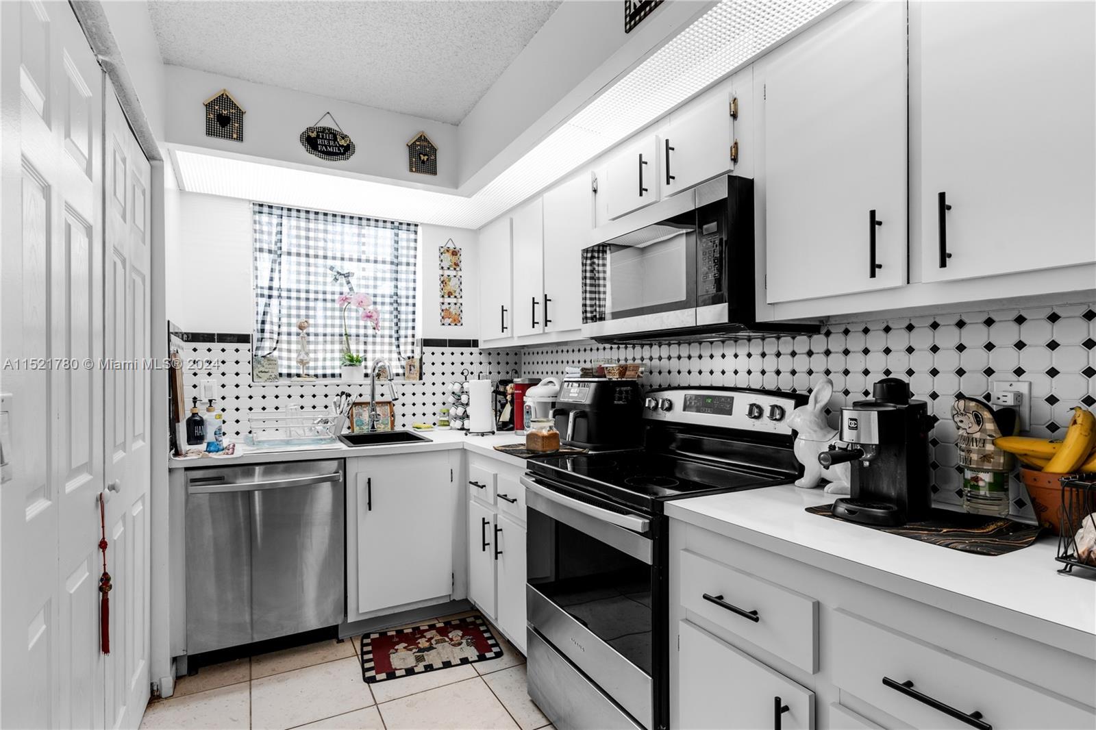 2505 19th Pl, Homestead, FL, 33035 United States, 2 Bedrooms Bedrooms, ,2 BathroomsBathrooms,Residential,For Sale,19th Pl,A11521780