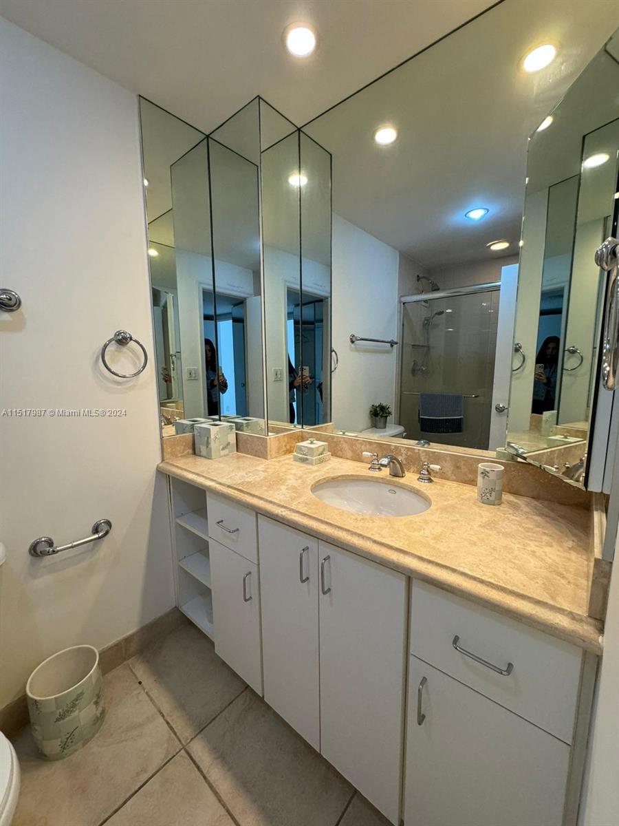 11111 Biscayne Blvd 11E, Miami, FL 33181, 2 Bedrooms Bedrooms, ,2 BathroomsBathrooms,Residential,For Sale,Biscayne Blvd,A11517987