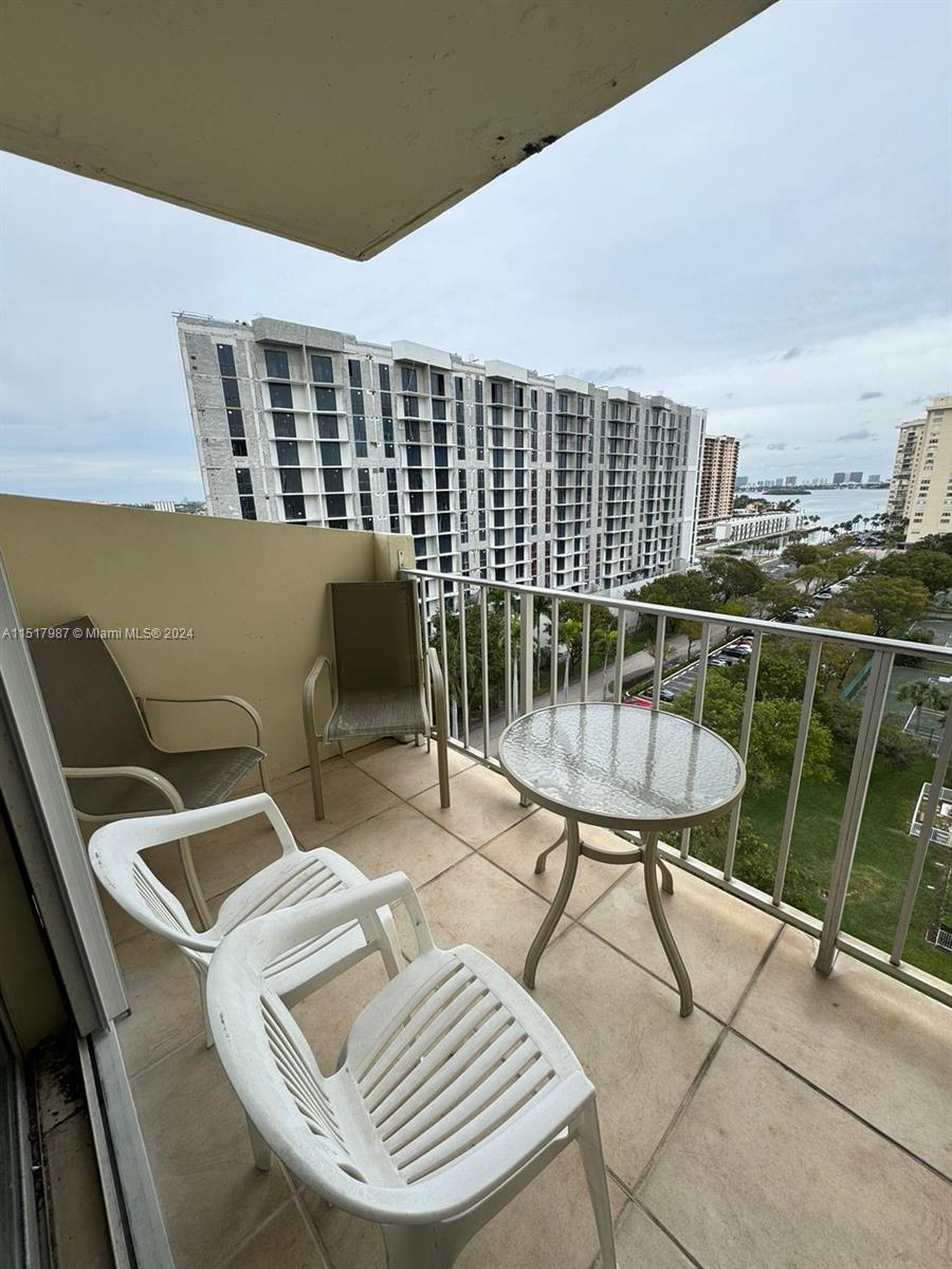 11111 Biscayne Blvd 11E, Miami, FL 33181, 2 Bedrooms Bedrooms, ,2 BathroomsBathrooms,Residential,For Sale,Biscayne Blvd,A11517987