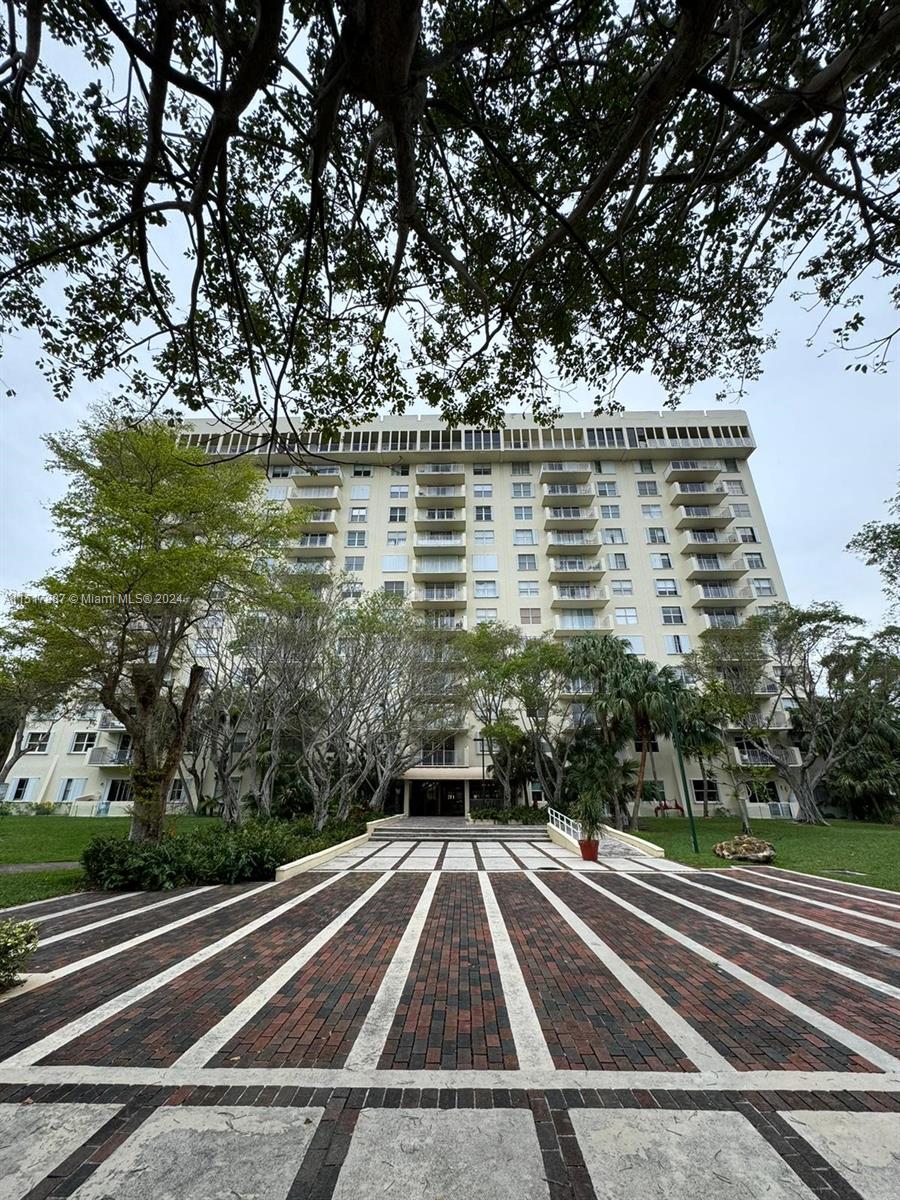 11111 Biscayne Blvd 11E, Miami, FL 33181, 2 Bedrooms Bedrooms, ,2 BathroomsBathrooms,Residential,For Sale,Biscayne Blvd,A11517987