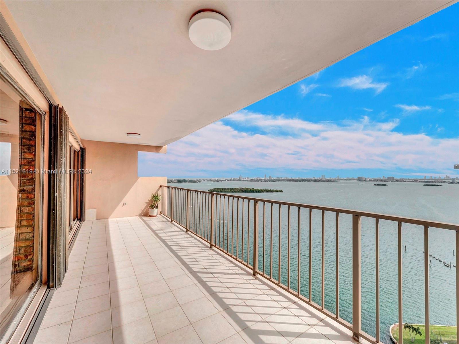 1800 NE 114th St 2206, Miami, Florida 33181, 2 Bedrooms Bedrooms, ,3 BathroomsBathrooms,Residential,For Sale,1800 NE 114th St 2206,A11521619