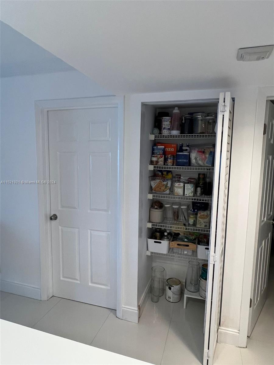 100 Lakeview Dr 118, Weston, Florida 33326, 2 Bedrooms Bedrooms, ,2 BathroomsBathrooms,Residentiallease,For Rent,100 Lakeview Dr 118,A11521921