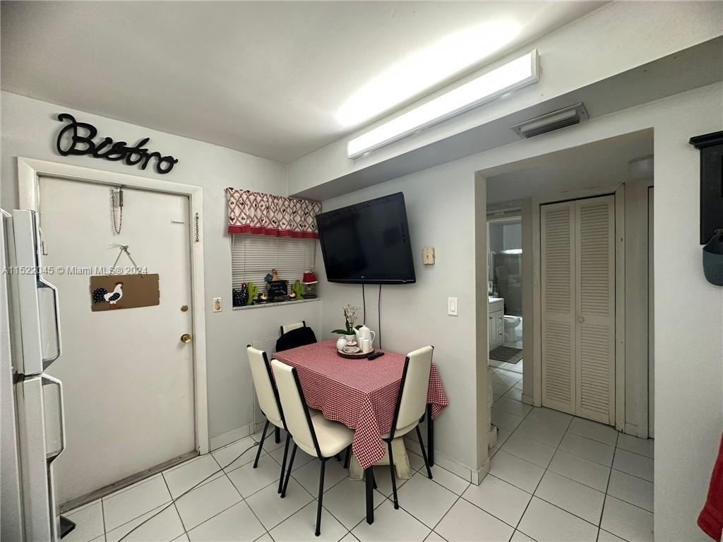 215 SE 3rd Ave 102A, Hallandale Beach, Florida 33009, 1 Bedroom Bedrooms, ,1 BathroomBathrooms,Residential,For Sale,215 SE 3rd Ave 102A,A11522045