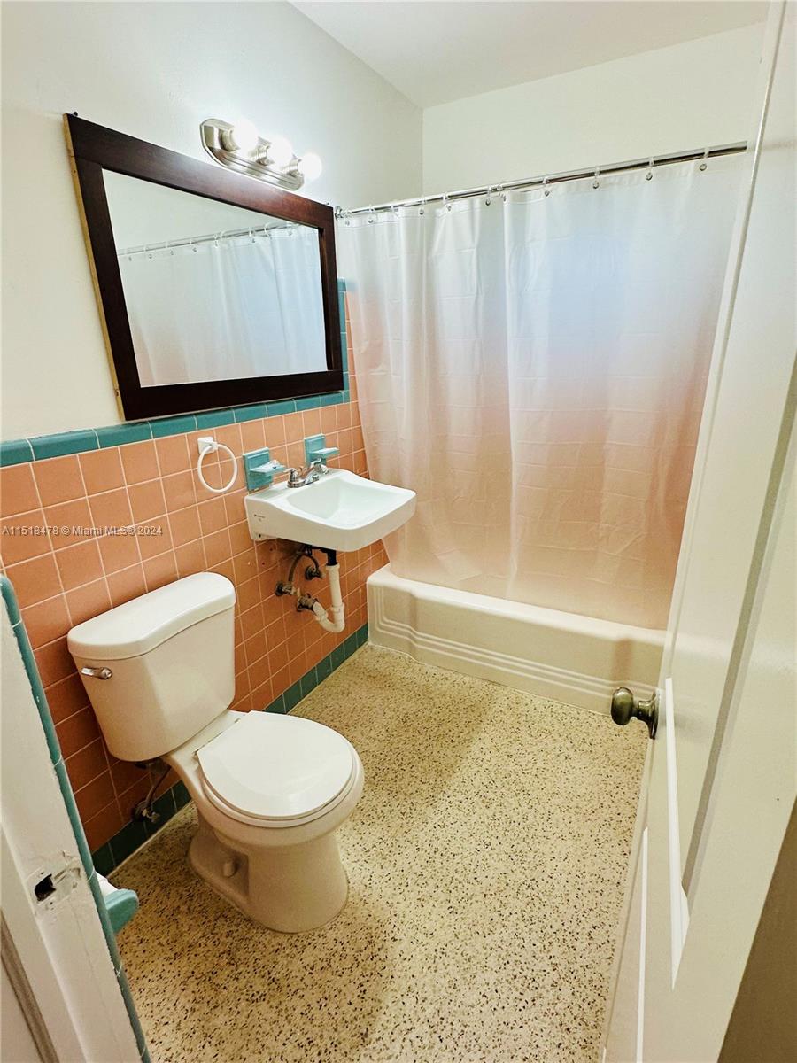 3085 W Flagler St 2, Miami, Florida 33135, 1 Bedroom Bedrooms, ,1 BathroomBathrooms,Residentiallease,For Rent,3085 W Flagler St 2,A11518478