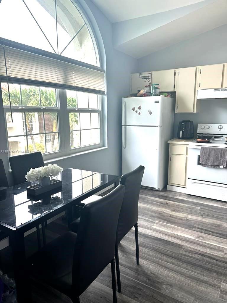 10827 8th St, Pembroke Pines, FL, 33026 United States, 1 Bedroom Bedrooms, ,1 BathroomBathrooms,Residential,For Sale,8th St,A11517561