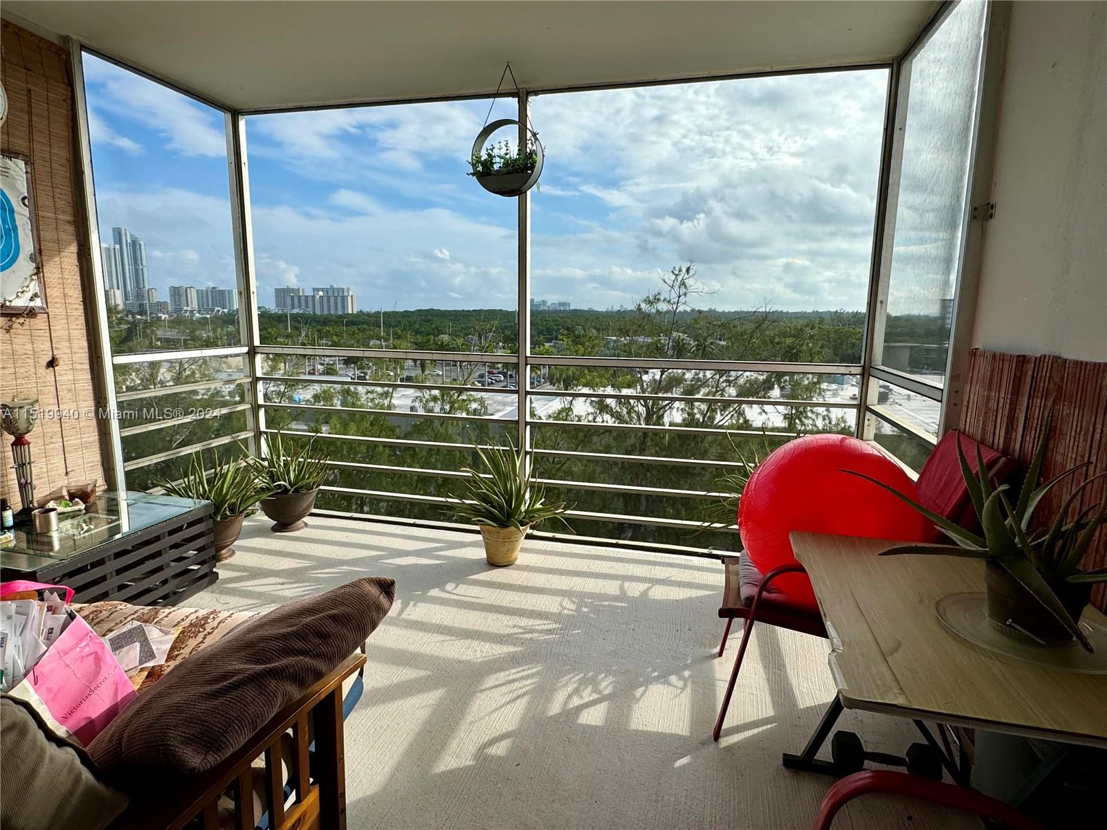 3660 166th St, North Miami Beach, FL, 33160 United States, 1 Bedroom Bedrooms, ,1 BathroomBathrooms,Residential,For Sale,166th St,A11519940