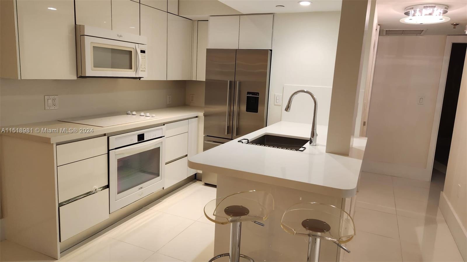 1621 Bay Rd 1004, Miami Beach, Florida 33139, 2 Bedrooms Bedrooms, ,2 BathroomsBathrooms,Residential,For Sale,1621 Bay Rd 1004,A11518981