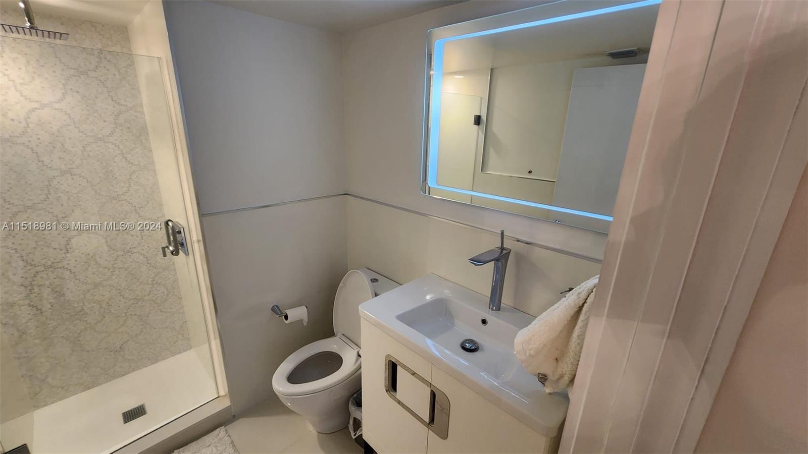 1621 Bay Rd 1004, Miami Beach, Florida 33139, 2 Bedrooms Bedrooms, ,2 BathroomsBathrooms,Residential,For Sale,1621 Bay Rd 1004,A11518981