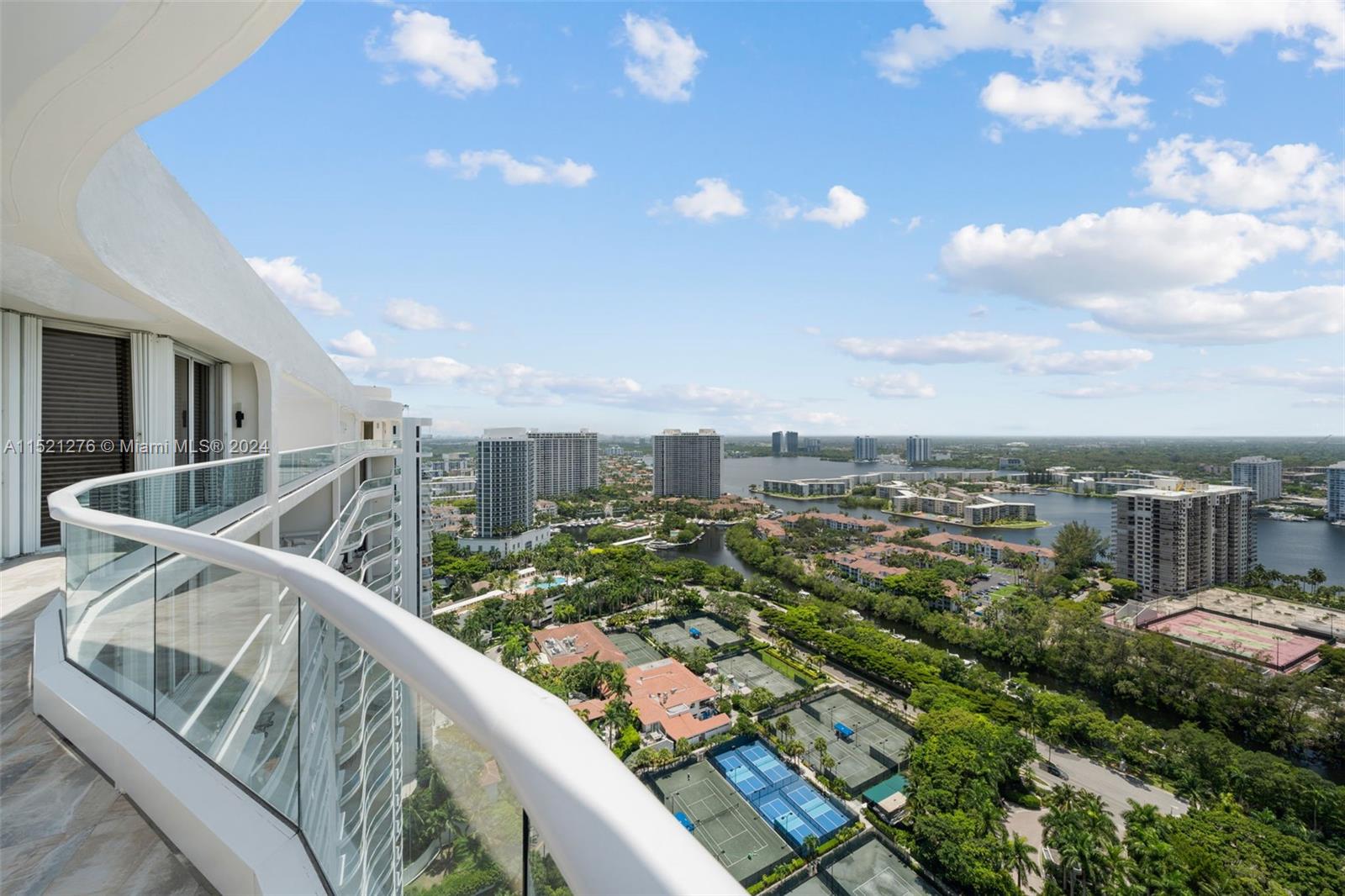 Aventura, FL, 33160 United States, 3 Bedrooms Bedrooms, ,3 BathroomsBathrooms,Residential,For Sale,A11521276