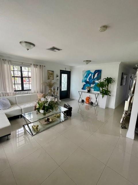 10275 34th St, Miami, FL, 33165 United States, 5 Bedrooms Bedrooms, ,3 BathroomsBathrooms,Residential,For Sale,34th St,A11522153